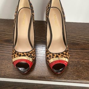 Beautiful leopard heels Size 6